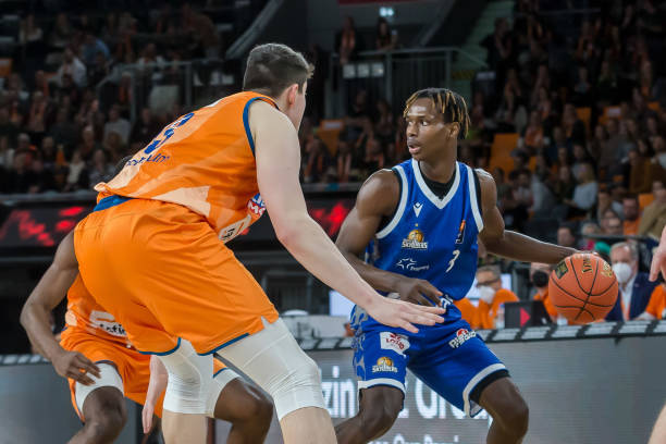 而英足总及 而英足总及