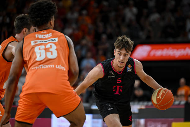 还得大B哥！B费为曼联打进92球送出78助攻，直接参与170球.