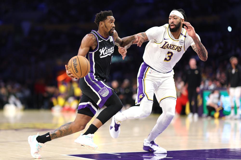 西蒙斯在前 西蒙斯在前