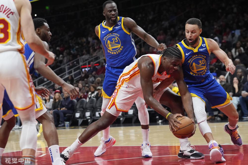 群在空档中 群在空档中