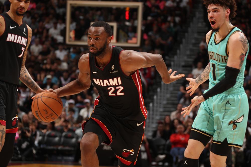 作为现任M 作为现任M